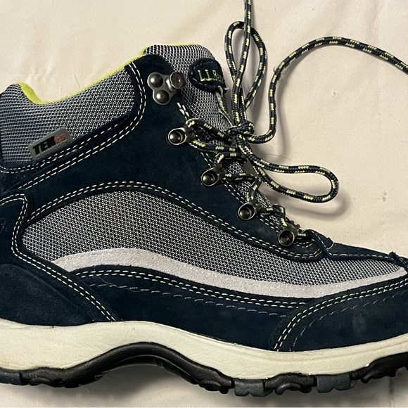 L.L. Bean women’s size 8.5 Hiking Boots waterproof - Picture 7 of 11